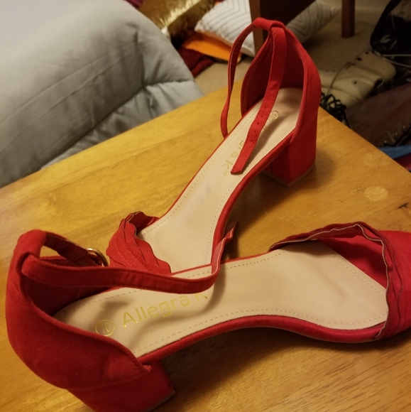 Sandel Heels - Picture 1 of 3